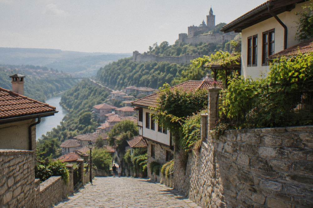 Cobbled lanes and old houses on the slopes of the Varosha quarter in Veliko Tarnovo
